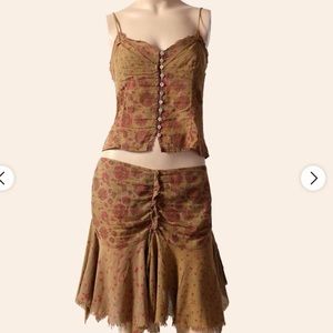 ISO PLEIN SUD JEANS Vintage Brown and Red Floral Print Mini Skirt Set top